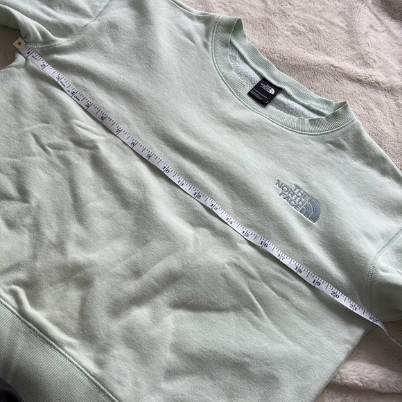 The North Face Crewneck Sweatshirt – Size Small | Light Green | Streetwear Layer - Picture 5 of 6